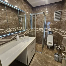 Laci̇vert Cadde Sahi̇lde Presti̇jli̇ 2+1 Balkonlu Boş Dai̇re