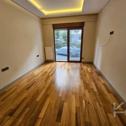 Laci̇vert Cadde Sahi̇lde Presti̇jli̇ 2+1 Balkonlu Boş Dai̇re