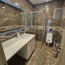 Laci̇vert Cadde Sahi̇lde Presti̇jli̇ 2+1 Balkonlu Boş Dai̇re