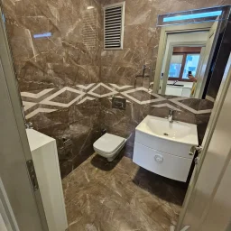 Laci̇vert Cadde Sahi̇lde Presti̇jli̇ 2+1 Balkonlu Boş Dai̇re