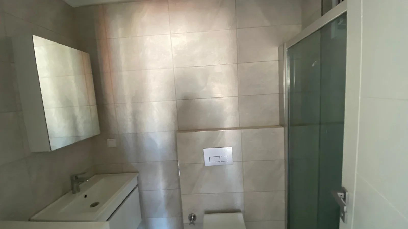 Özgürlük Parkına Komşu Göztepede Balkonlu Ferah 3+1 Boş Daire
