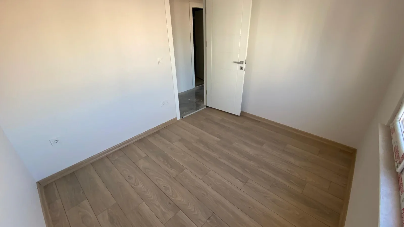 Özgürlük Parkına Komşu Göztepede Balkonlu Ferah 3+1 Boş Daire