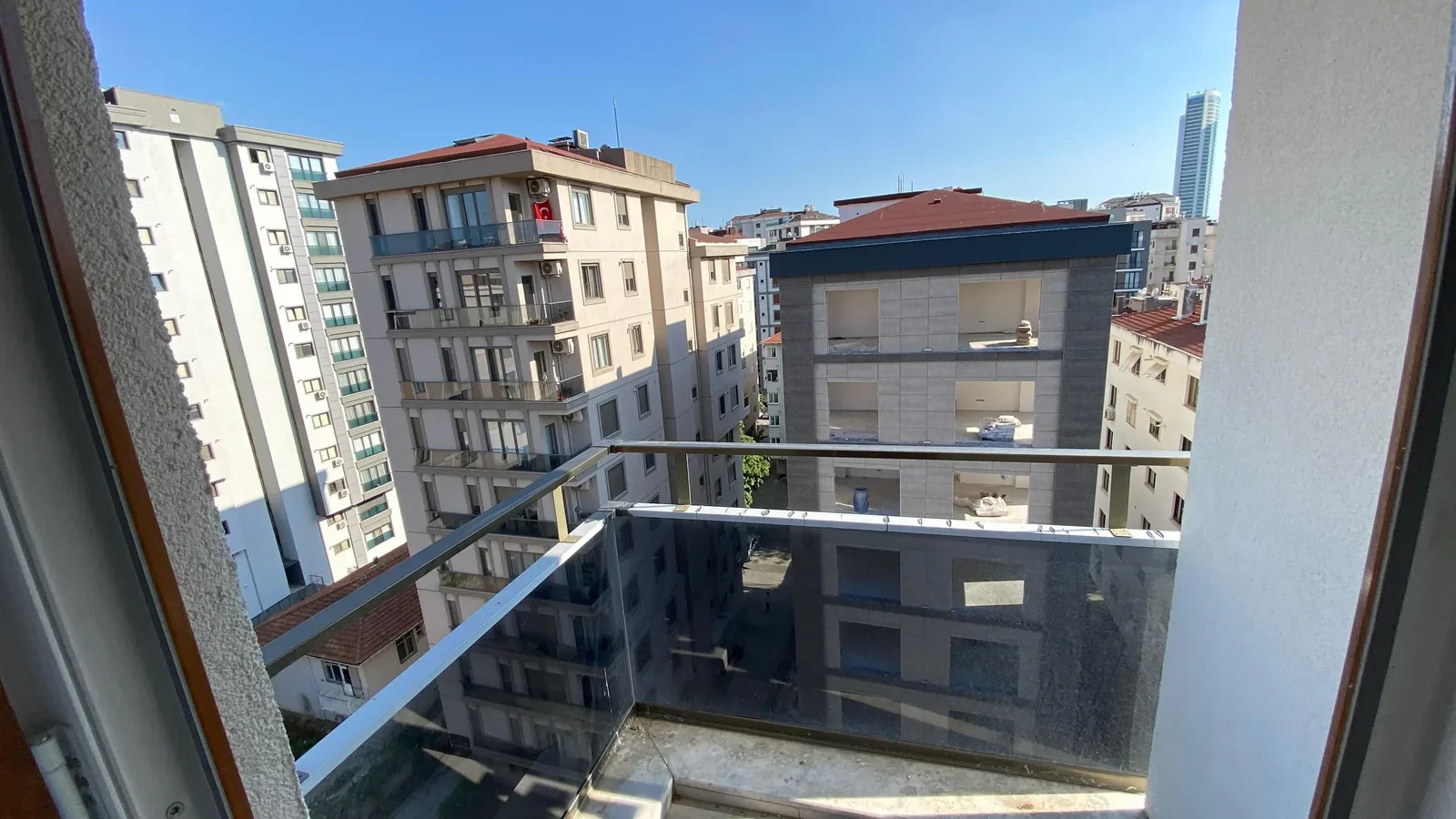 Özgürlük Parkına Komşu Göztepede Balkonlu Ferah 3+1 Boş Daire