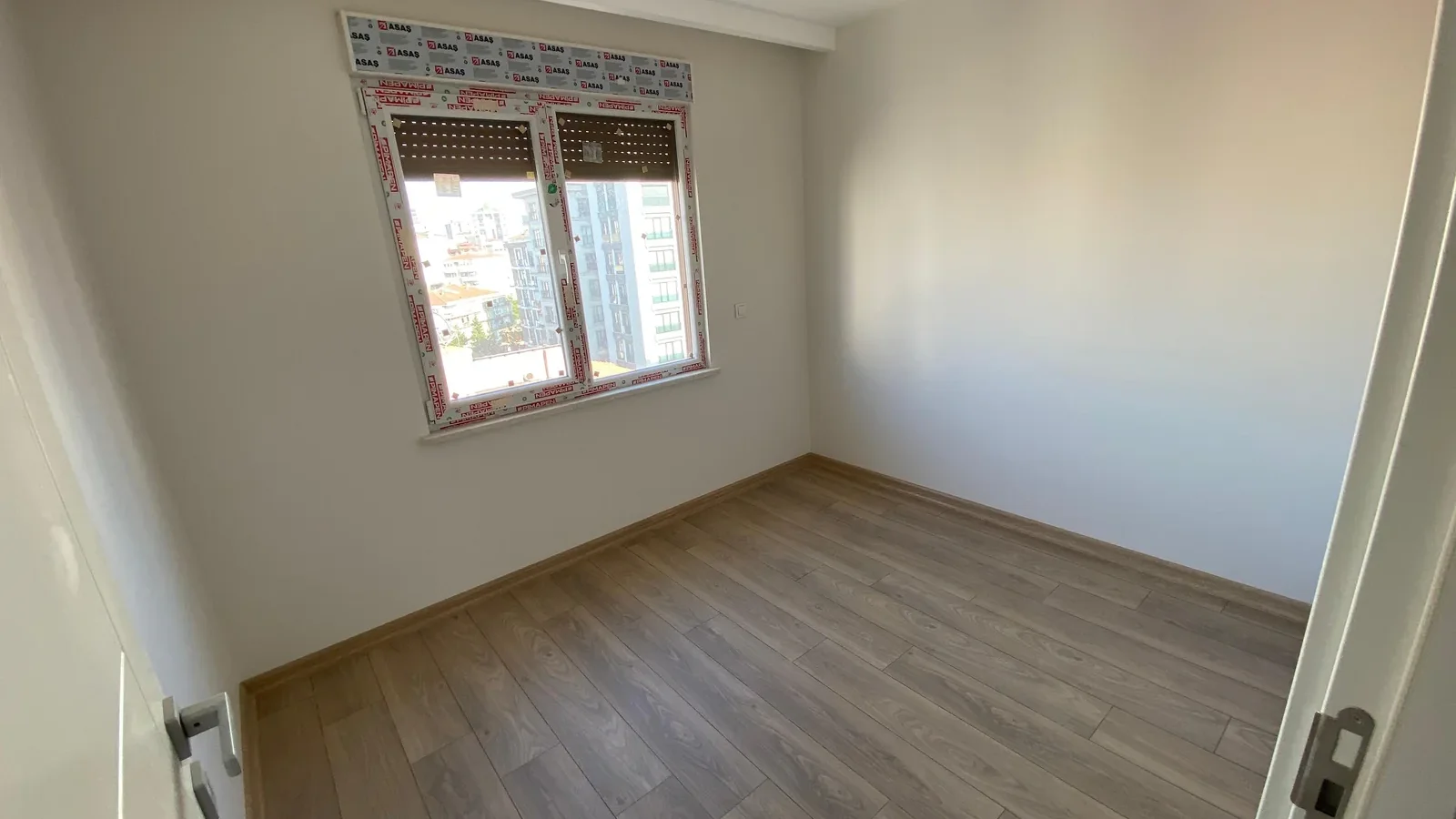 Özgürlük Parkına Komşu Göztepede Balkonlu Ferah 3+1 Boş Daire