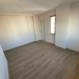 Özgürlük Parkına Komşu Göztepede Balkonlu Ferah 3+1 Boş Daire