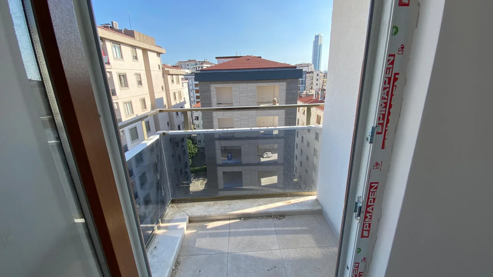 Özgürlük Parkına Komşu Göztepede Balkonlu Ferah 3+1 Boş Daire