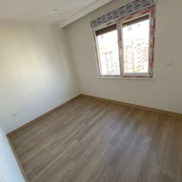 Özgürlük Parkına Komşu Göztepede Balkonlu Ferah 3+1 Boş Daire