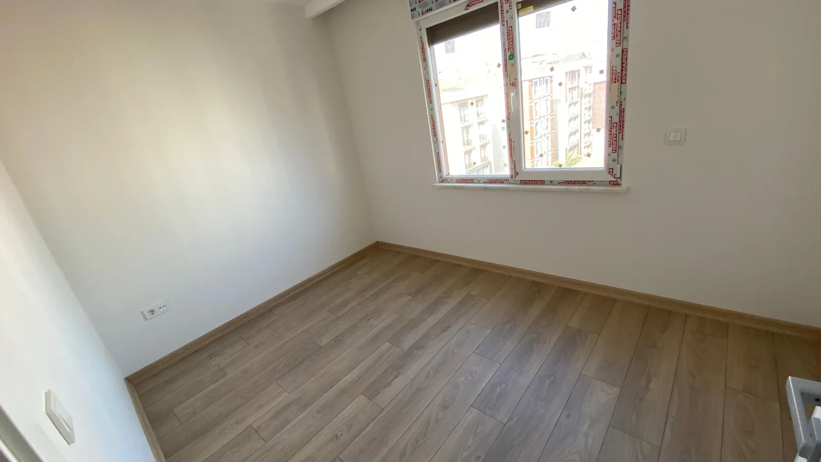 Özgürlük Parkına Komşu Göztepede Balkonlu Ferah 3+1 Boş Daire
