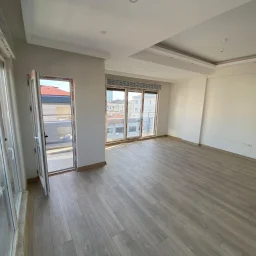 Özgürlük Parkına Komşu Göztepede Balkonlu Ferah 3+1 Boş Daire