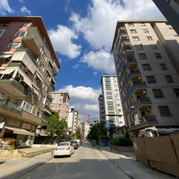Özgürlük Parkına Komşu Göztepede Balkonlu Ferah 3+1 Boş Daire