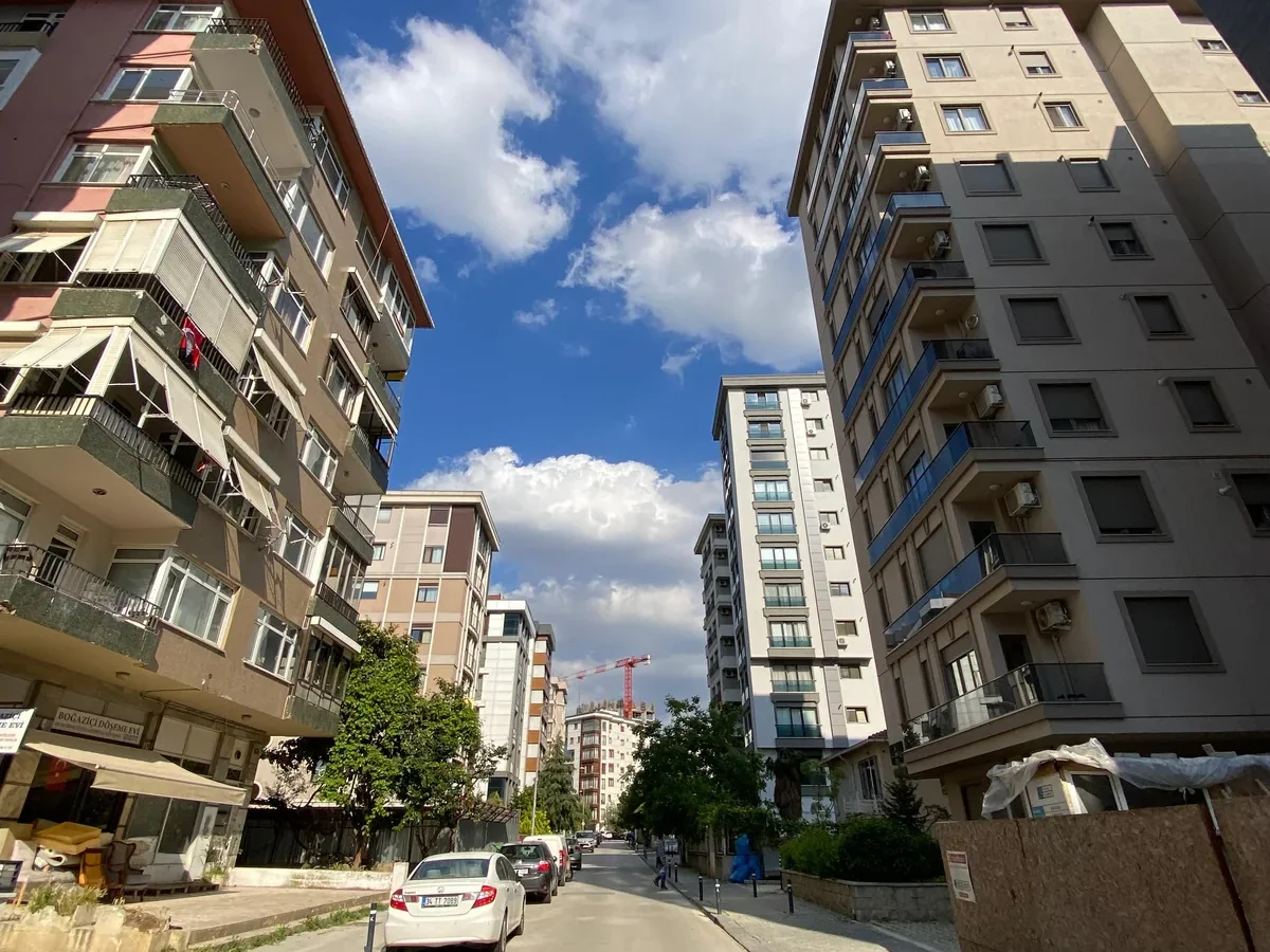 Özgürlük Parkına Komşu Göztepede Balkonlu Ferah 3+1 Boş Daire