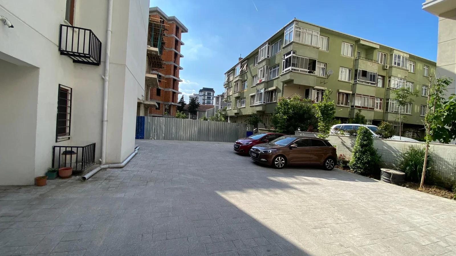 Özgürlük Parkına Komşu Göztepede Balkonlu Ferah 3+1 Boş Daire