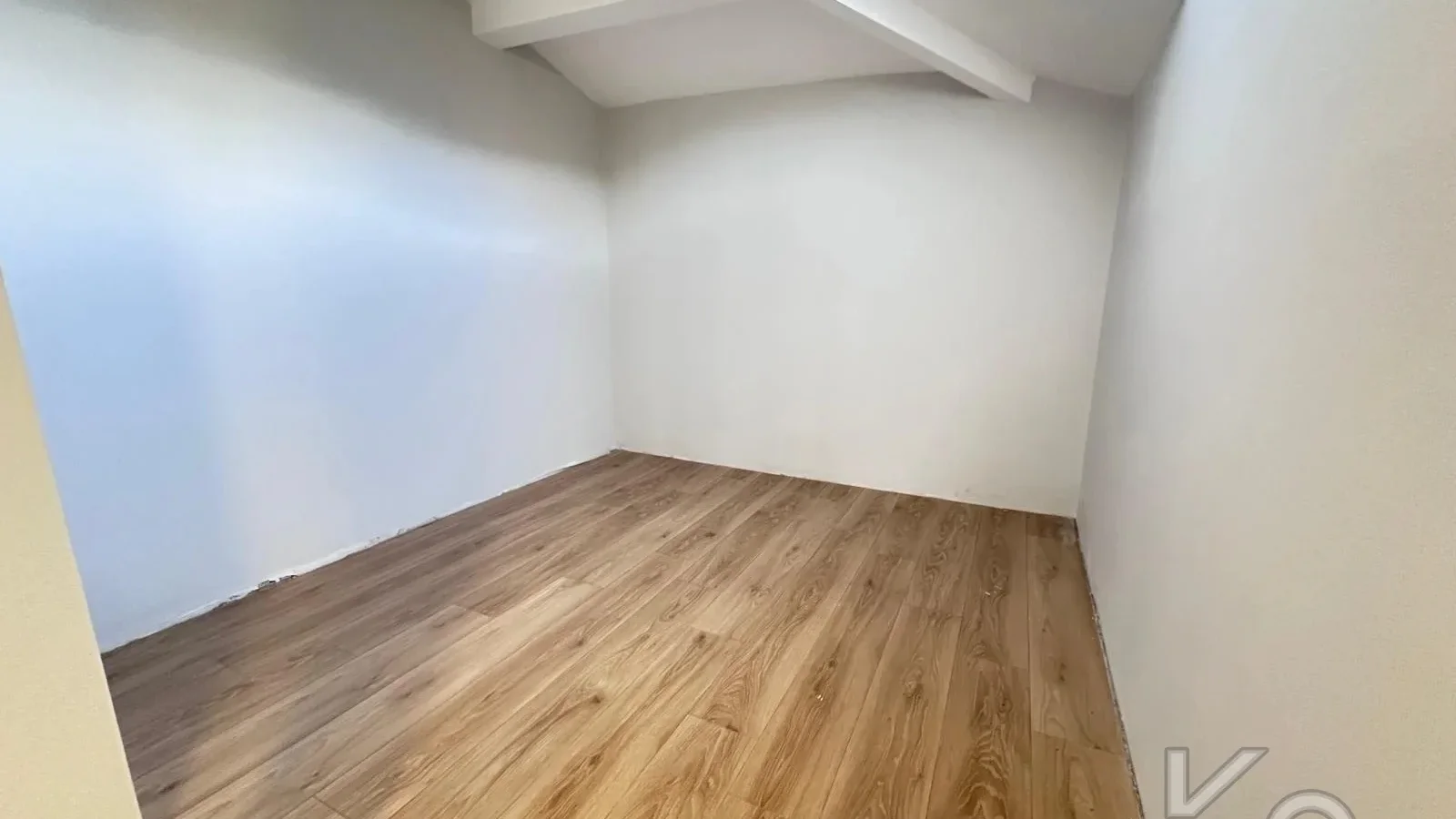 Laci̇vert Cadde Erenköy 4+2 180 M²net Terasli Sifir Dubleks Dai̇re