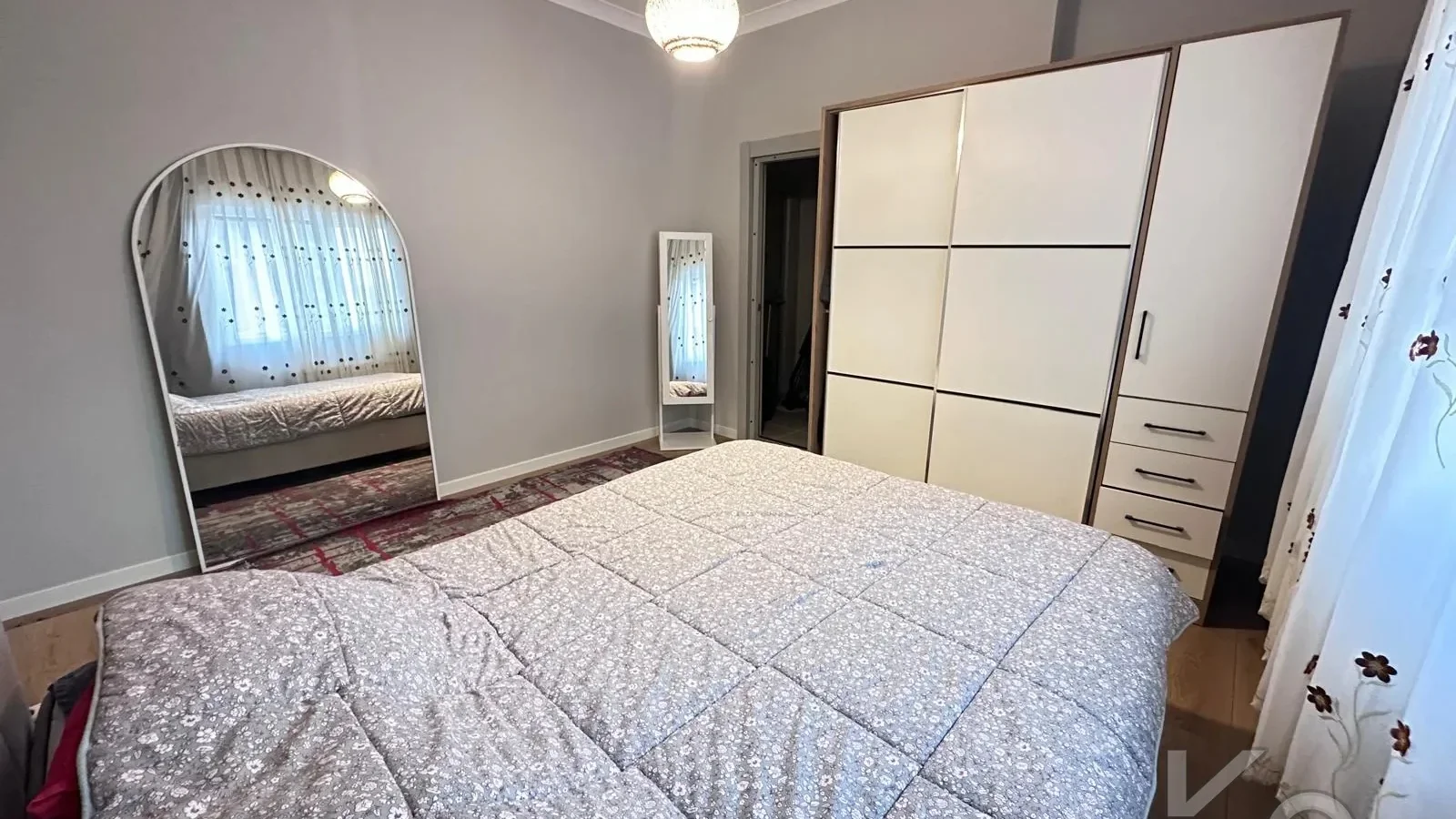 Laci̇vert Cadde Erenköy 4+2 180 M²net Terasli Sifir Dubleks Dai̇re