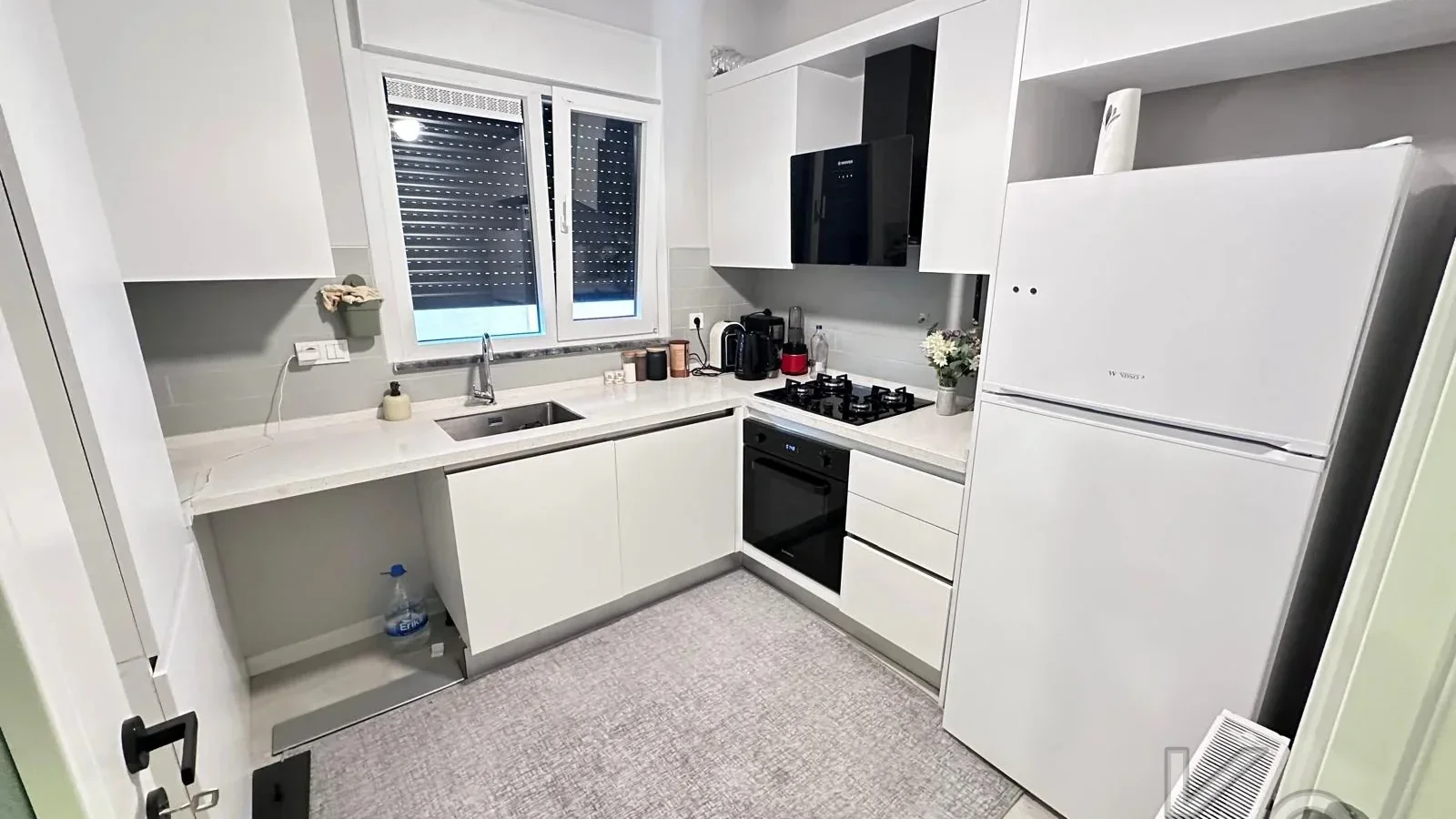 Laci̇vert Cadde Erenköy 4+2 180 M²net Terasli Sifir Dubleks Dai̇re
