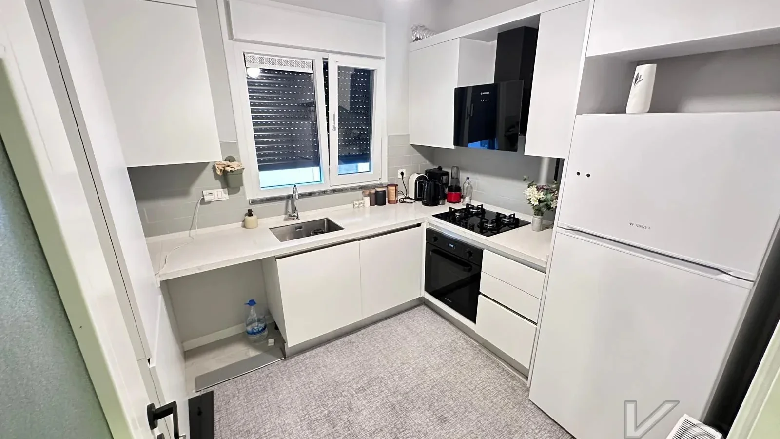 Laci̇vert Cadde Erenköy 4+2 180 M²net Terasli Sifir Dubleks Dai̇re