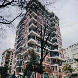 Laci̇vertcadde Çatalçeşme'de Bağdat Caddesi̇ne 6.bi̇na 55m²net 2+1