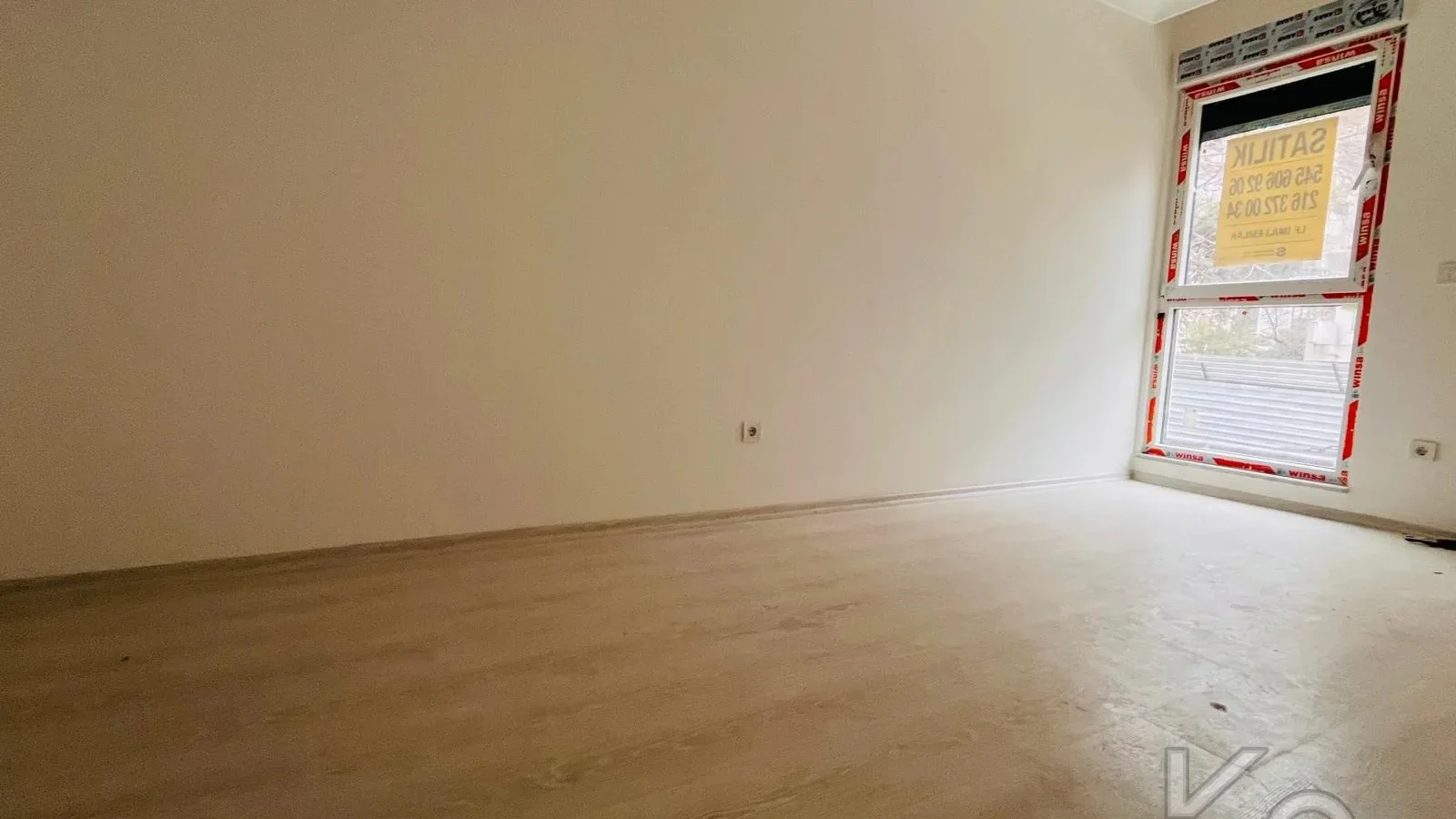 Laci̇vertcadde Çatalçeşme'de Bağdat Caddesi̇ne 6.bi̇na 55m²net 2+1