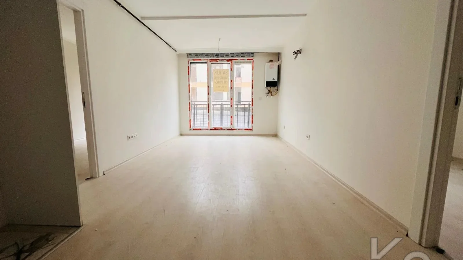 Laci̇vertcadde Çatalçeşme'de Bağdat Caddesi̇ne 6.bi̇na 55m²net 2+1