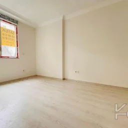 Laci̇vertcadde Çatalçeşme'de Bağdat Caddesi̇ne 6.bi̇na 55m²net 2+1