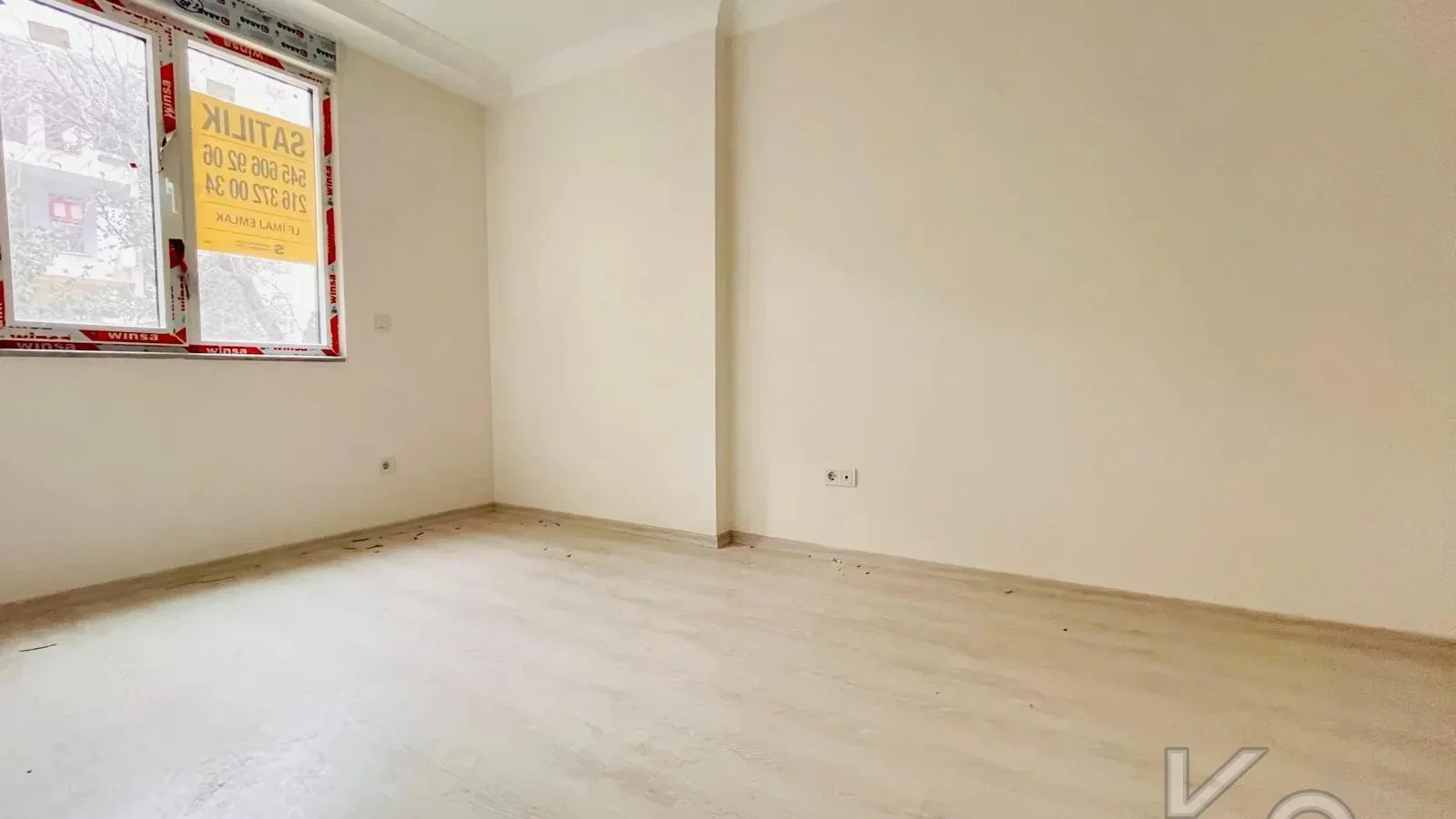 Laci̇vertcadde Çatalçeşme'de Bağdat Caddesi̇ne 6.bi̇na 55m²net 2+1