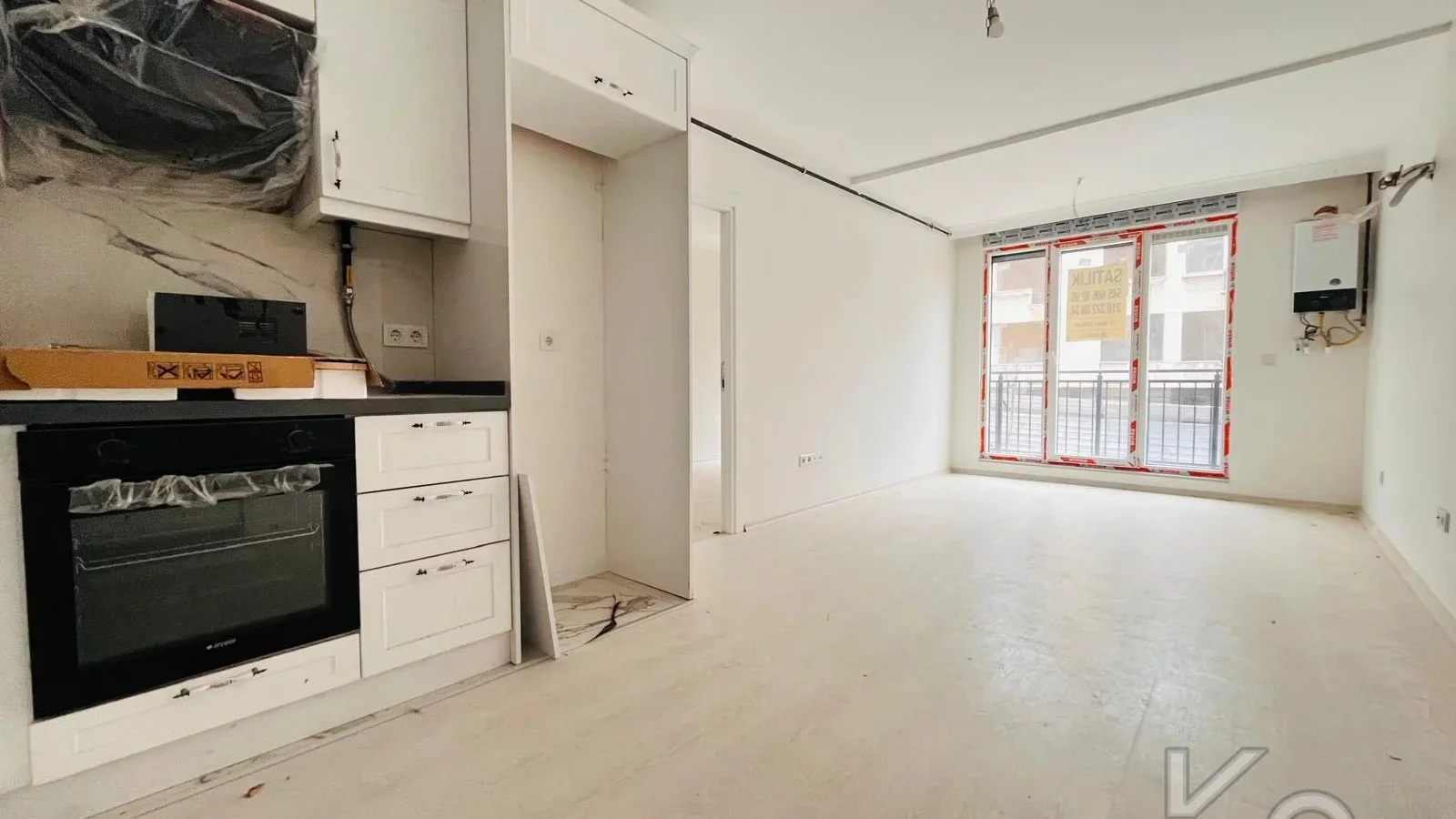 Laci̇vertcadde Çatalçeşme'de Bağdat Caddesi̇ne 6.bi̇na 55m²net 2+1
