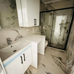 Laci̇vertcadde Çatalçeşme'de Bağdat Caddesi̇ne 6.bi̇na 55m²net 2+1