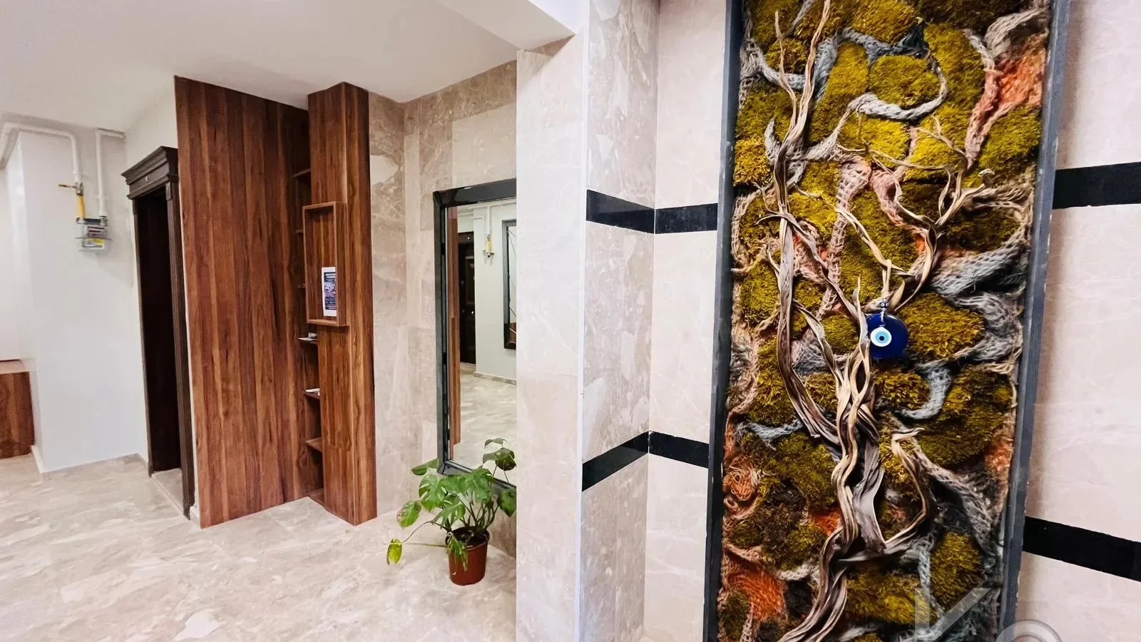 Laci̇vertcadde Çatalçeşme'de Bağdat Caddesi̇ne 6.bi̇na 55m²net 2+1