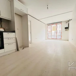Laci̇vertcadde Çatalçeşme'de Bağdat Caddesi̇ne 6.bi̇na 55m²net 2+1