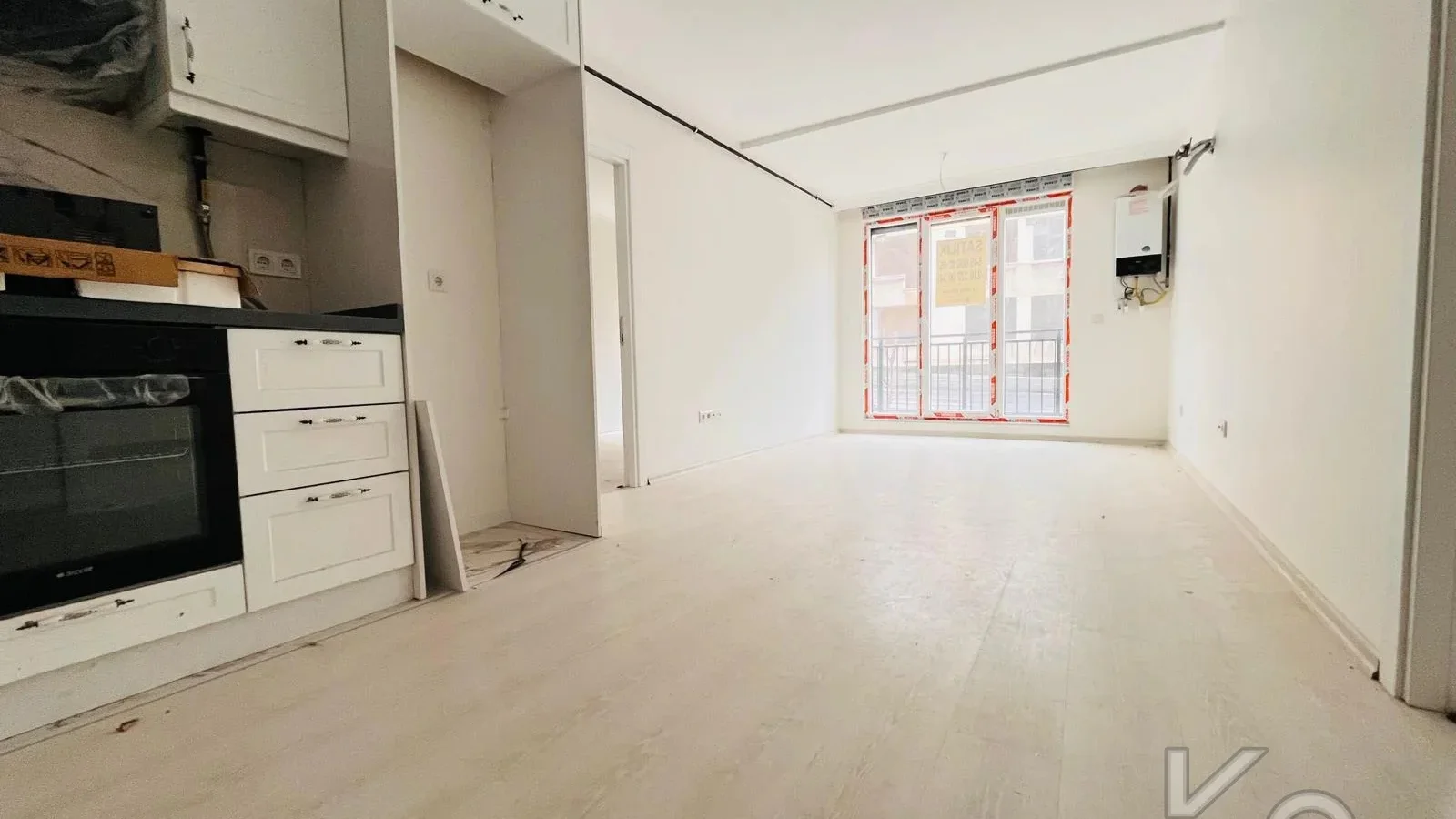 Laci̇vertcadde Çatalçeşme'de Bağdat Caddesi̇ne 6.bi̇na 55m²net 2+1