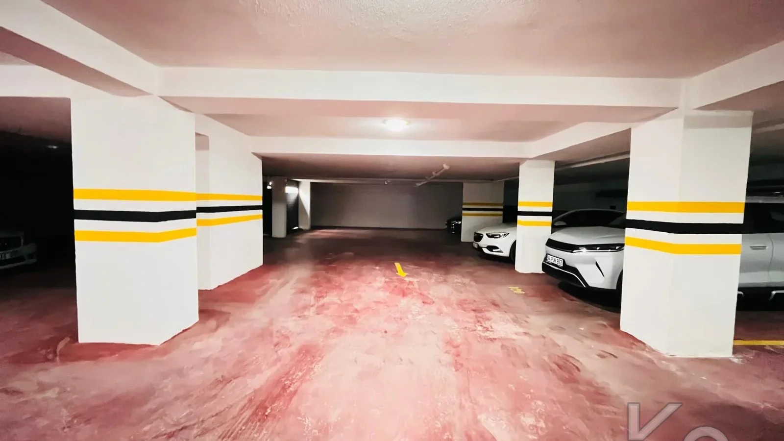 Laci̇vertcadde Çatalçeşme'de Bağdat Caddesi̇ne 6.bi̇na 55m²net 2+1