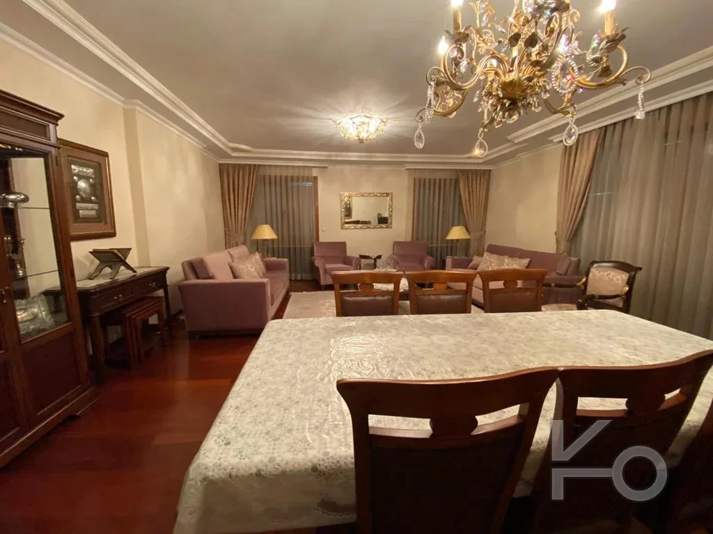Laci̇vertcadde Tek Yetki̇li̇ Caddebostan Bahari̇yeli̇ 190m² Net 5+1