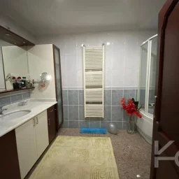 Laci̇vertcadde Tek Yetki̇li̇ Caddebostan Bahari̇yeli̇ 190m² Net 5+1