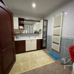 Laci̇vertcadde Tek Yetki̇li̇ Caddebostan Bahari̇yeli̇ 190m² Net 5+1