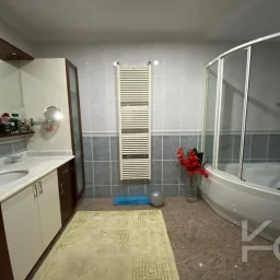 Laci̇vertcadde Tek Yetki̇li̇ Caddebostan Bahari̇yeli̇ 190m² Net 5+1