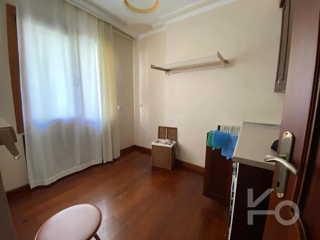 Laci̇vertcadde Tek Yetki̇li̇ Caddebostan Bahari̇yeli̇ 190m² Net 5+1