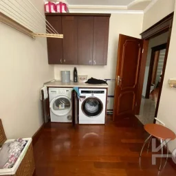 Laci̇vertcadde Tek Yetki̇li̇ Caddebostan Bahari̇yeli̇ 190m² Net 5+1