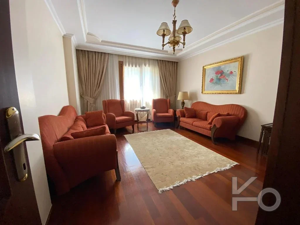 Laci̇vertcadde Tek Yetki̇li̇ Caddebostan Bahari̇yeli̇ 190m² Net 5+1