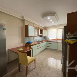 Laci̇vertcadde Tek Yetki̇li̇ Caddebostan Bahari̇yeli̇ 190m² Net 5+1
