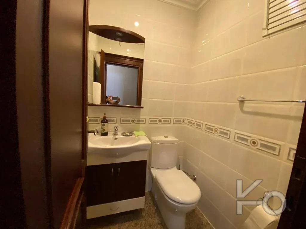 Laci̇vertcadde Tek Yetki̇li̇ Caddebostan Bahari̇yeli̇ 190m² Net 5+1