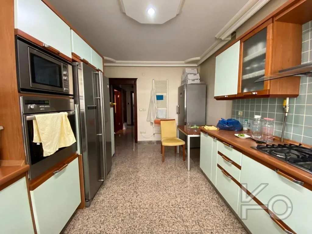Laci̇vertcadde Tek Yetki̇li̇ Caddebostan Bahari̇yeli̇ 190m² Net 5+1