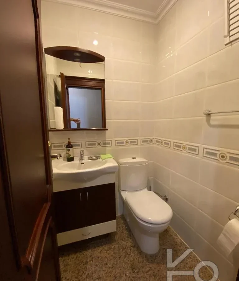 Laci̇vertcadde Tek Yetki̇li̇ Caddebostan Bahari̇yeli̇ 190m² Net 5+1
