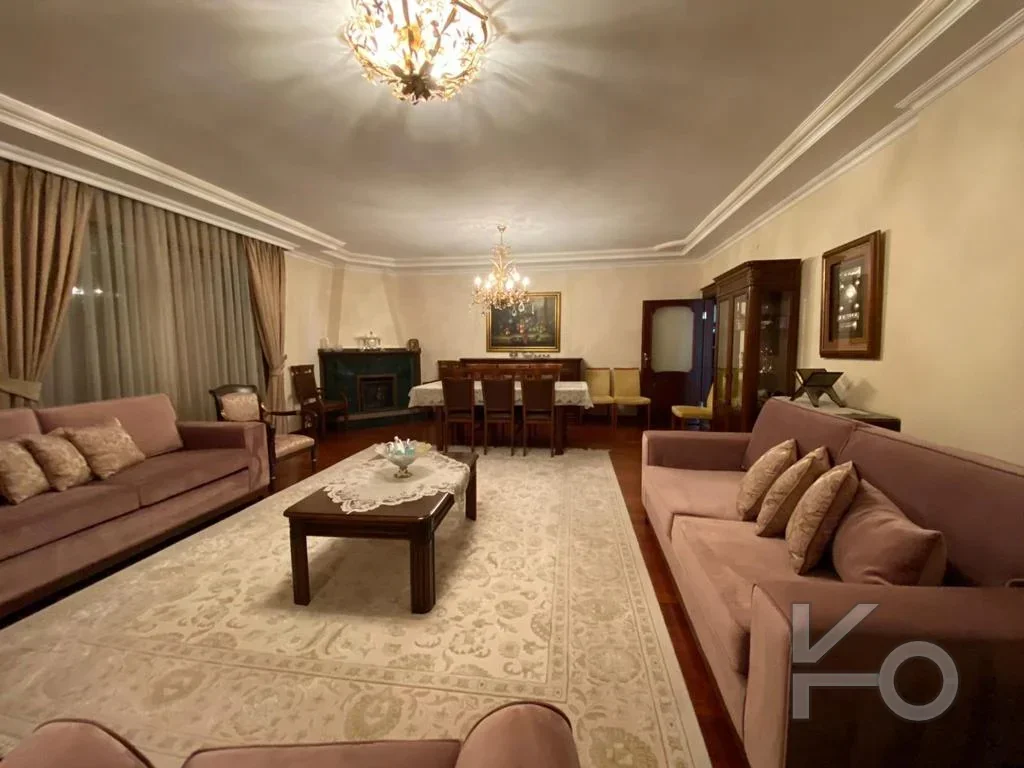 Laci̇vertcadde Tek Yetki̇li̇ Caddebostan Bahari̇yeli̇ 190m² Net 5+1