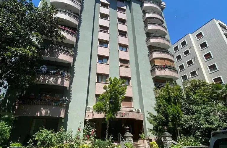 Laci̇vertcadde Tek Yetki̇li̇ Caddebostan Bahari̇yeli̇ 190m² Net 5+1