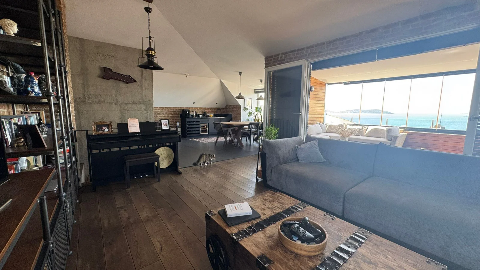 Academy Caddebostan Ful Deniz Manzaralı 225 M2 3+1 