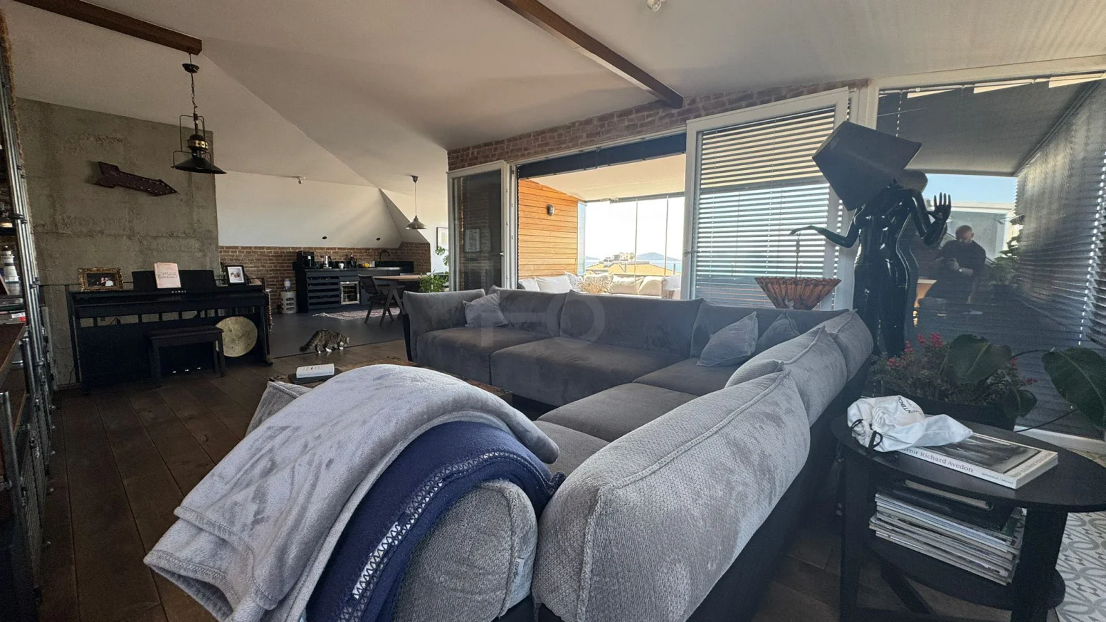Academy Caddebostan Ful Deniz Manzaralı 225 M2 3+1 