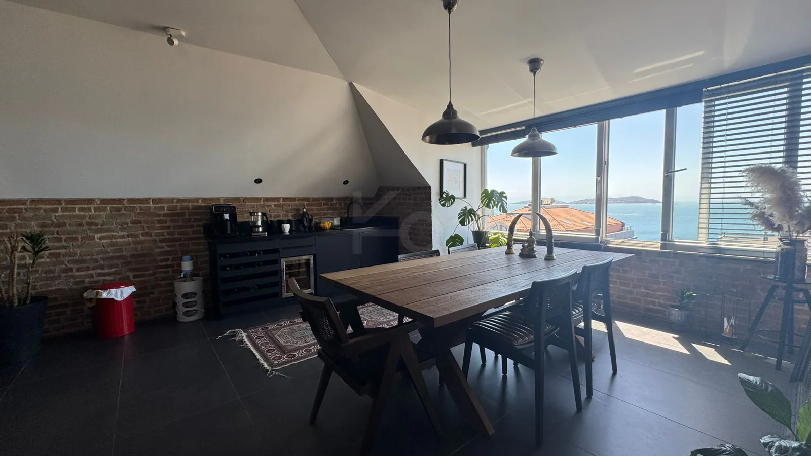 Academy Caddebostan Ful Deniz Manzaralı 225 M2 3+1 