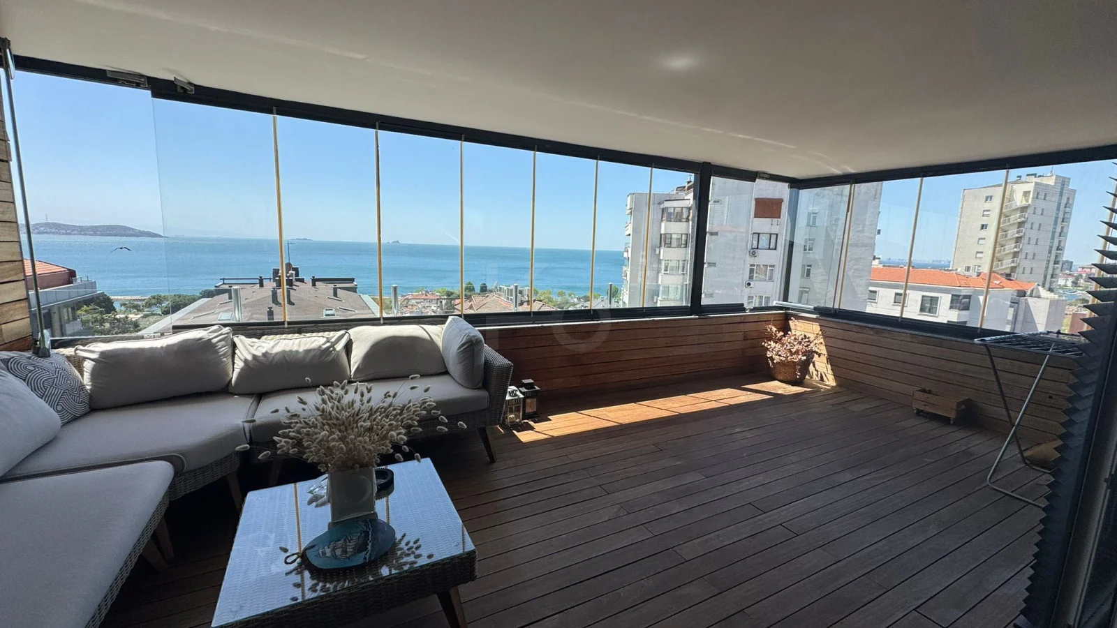 Academy Caddebostan Ful Deniz Manzaralı 225 M2 3+1 
