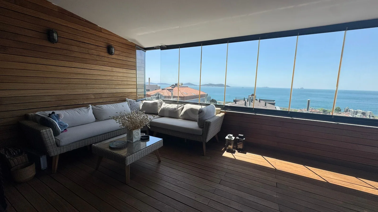 Academy Caddebostan Ful Deniz Manzaralı 225 M2 3+1 