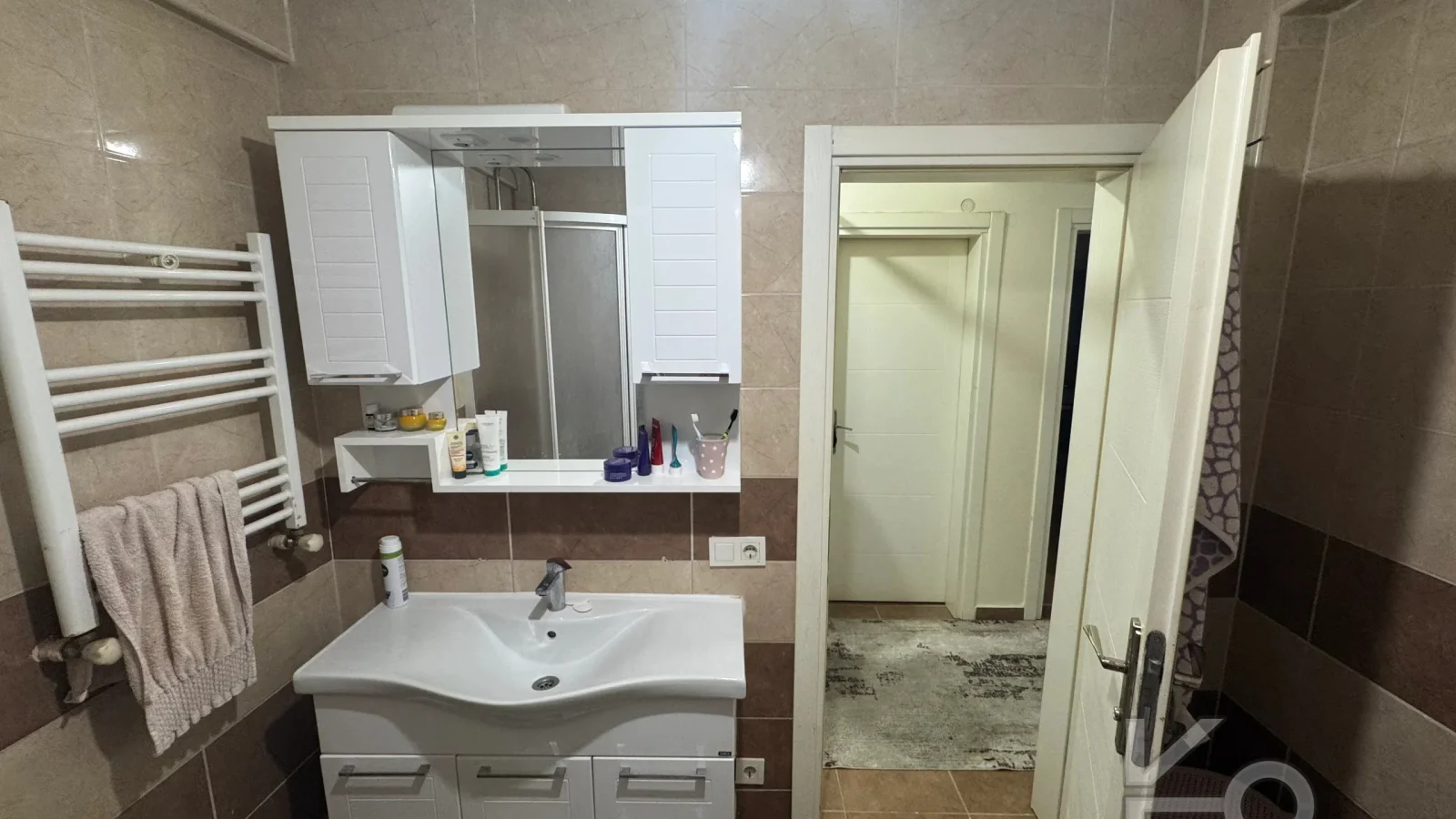 Meci̇di̇yeköy Gülbahar Yeni̇ Bi̇nada 3+1 Satilik Dai̇re